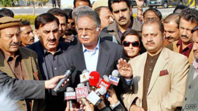 تاریخ میں پہلی بار ایسا ہو رہا ہے کہ ملک کی سیاست، صحافت اور حکومت دہشت گردی سے نمٹنے کے معاملے پر متفق ہیں: پرویز رشید