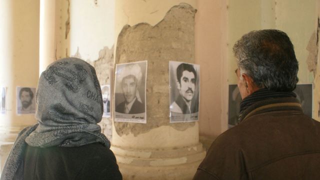 تصاویر قربانیان توسط "انجمن اجتماعی داد‌خواهان افغان" گردآوری شده و بقیه عکسها از خبرگزاری‌ها و سازمان‌های مختلف بدست آمده اند.
