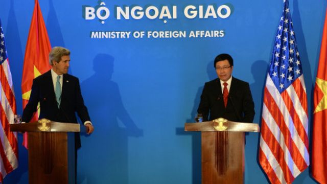 Ông John Kerry thăm Việt Nam tháng 12/2013 trong cương vị Ngoại trưởng Mỹ