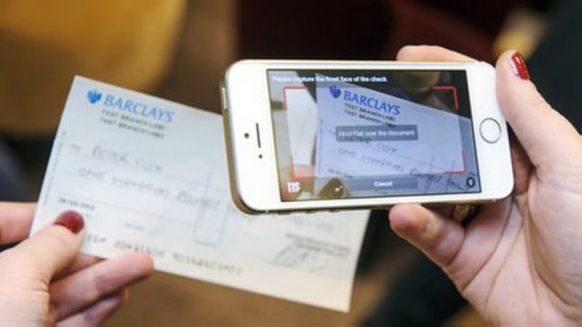 Ponsel Cerdas Untuk Mencairkan Cek Bbc News Indonesia