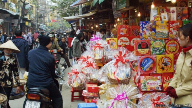 Tết Nguyên đán thường là dịp biếu xén quà cáp nhiều nhất trong năm
