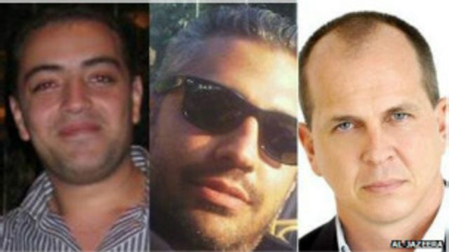 اتهمت السلطات المصرية الصحفيين الثلاثة بالانضمام لجماعة إرهابية محظورة، وترويج "انباء كاذبة" وحيازة معدات اذاعية غير مرخصة