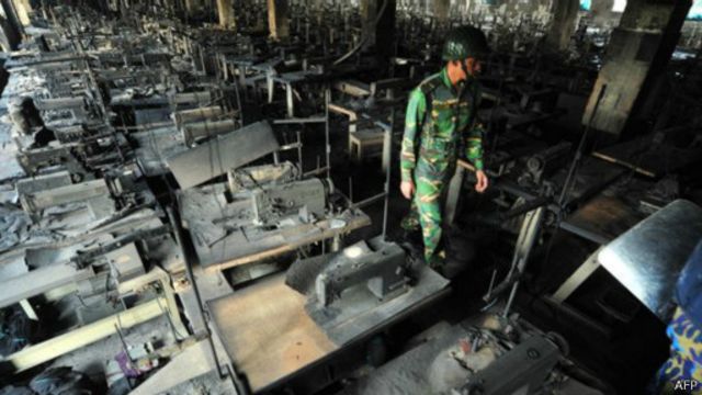 Pemilik pabrik Bangladesh serahkan diri - BBC News Indonesia