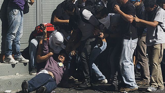 Protestas en Caracas dejan varios heridos