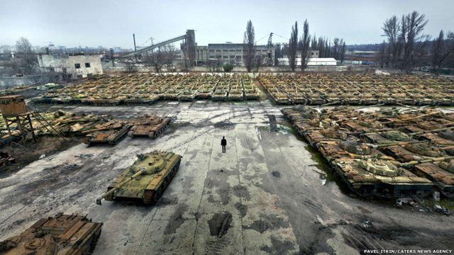 Kuburan tank di Kharkov. Foto=foto oleh Pavel Itkin