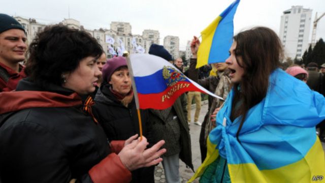 Ucr&acirc;nia tem dia de protestos contra e a favor da R&uacute;ssia - BBC News Brasil