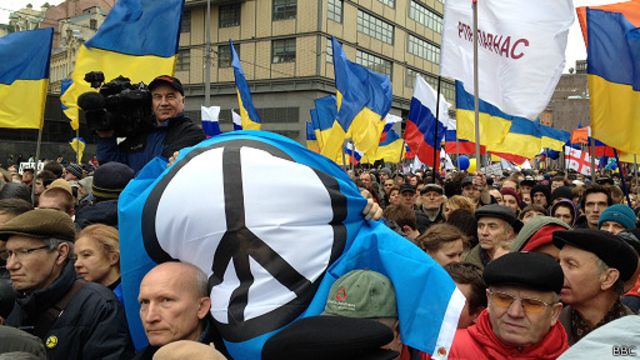 В "Нафтогазе" Украины не ожидают прекращения транзита в Евросоюз - Страница 3 140315154758_march_ukraine_moscow_512x288_bbc