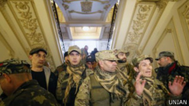 Активісти Самооборони залишаються в Кловському палаці