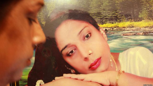 ভারতের সুপ্রিম কোর্ট অবশেষে হিজড়াদের 'তৃতীয় লিঙ্গ হিসেবে স্বীকৃতি দিয়েছে।