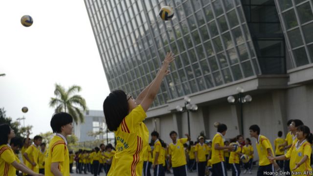Sinh viên tập thể thao ở khu Liên hiệp thể thao Mỹ Đình