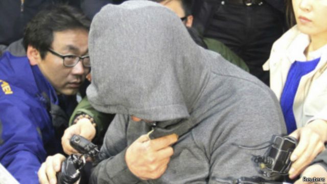 周四,船長李某出現在媒體視線