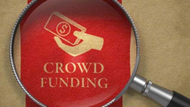 Una lupa sobre "crowdfunding"
