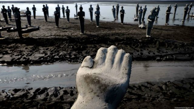 Mereka Yang Bertahan Hidup Di Lumpur Lapindo Bbc News Indonesia Atau hanya orang indonesia yang overproud? bertahan hidup di lumpur lapindo bbc