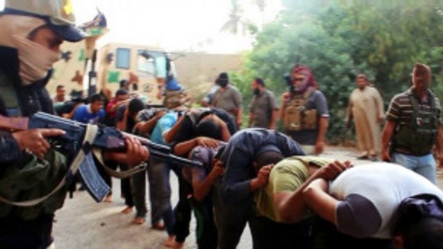 اثارت صور الجنود العراقيين الذين تم تصفيتهم على ايدي داعس الكثير من الاستياء والغضب