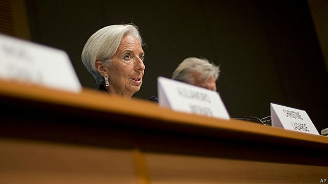 Christine Lagarde a pris la tête du FMI en juillet 2011, remplaçant à ce poste son compatriote Dominique Strauss-Kahn.
