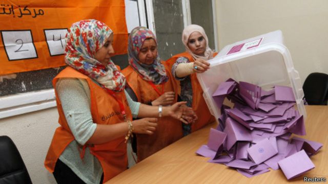 شهدت الانتخابات الليبية إقبالا ضعيفا من جانب الناخبين.