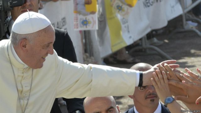 Папа Франциск 5 июля 2014 г. на юге Италии