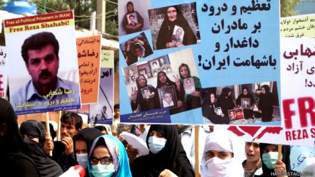 تظاهرات افغان ها برای حمایت از رضا شهابی و زندانیان سیاسی ایران Bbc News فارسی