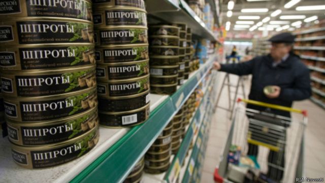 Шпроты в российском магазине