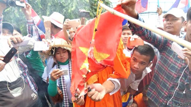 Phản đối đốt cờ đỏ sao vàng là giọng nói của toàn dân Việt Nam. Chúng tôi tin rằng việc phản đối này sẽ giúp nâng cao nhận thức của mọi người về tình yêu quê hương và tôn trọng biểu tượng của quốc gia.