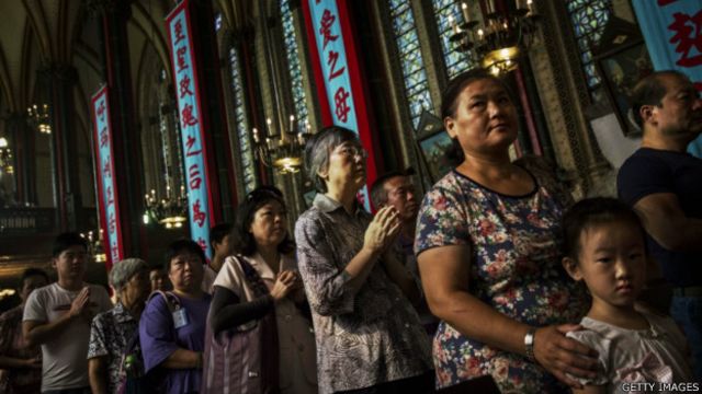 今年8月初，中國官方媒體《人民日報》稱，目前中國的基督徒在2300萬至4000萬之間。不過，中外學界普遍認為這一數字並不準確。這其中，較為主流的數據認為，目前中國的基督徒和天主徒的總數在7000萬至8000萬之間。