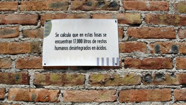 Cartel en fosa clandestina de Tijuana, México. Foto: BBC, donde Santiago Meza López disolvió en ácido a cientos de personas. Foto: BBC
