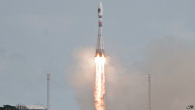 Cohete Soyuz en lanzamiento de satélites del sistema Galileo