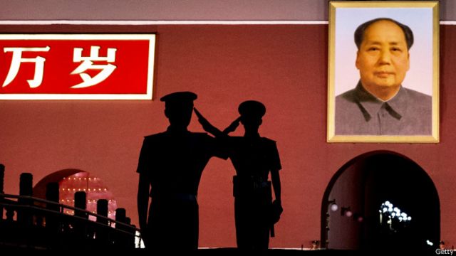儘管其政治遺產飽受爭議，但毛澤東仍被中共奉為「偉大領袖」。