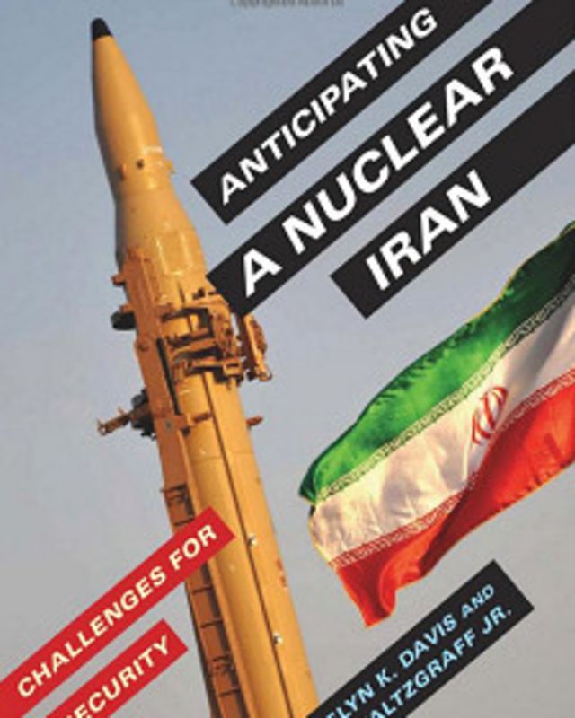 کتاب «در انتظار یک ایران اتمی» را انتشارات دانشگاه کلمبیا منتشر کرده