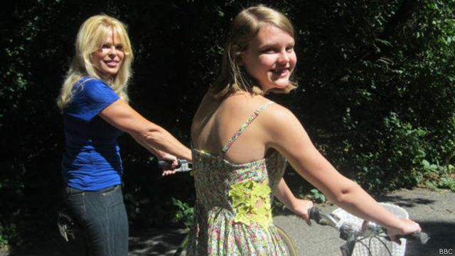 Alana Saarinen y su mamá