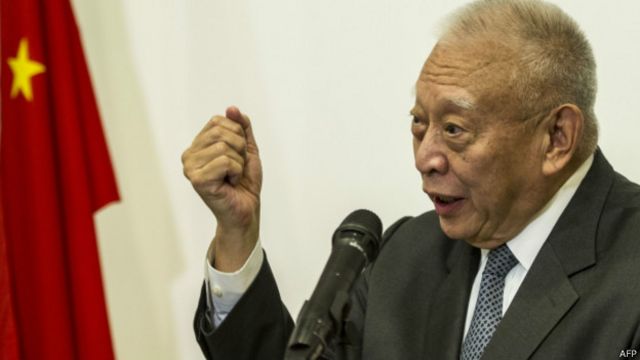 董建華
