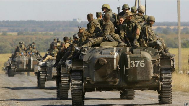 Украинские войска в районе города Старобешево 30 августа 2014 г.