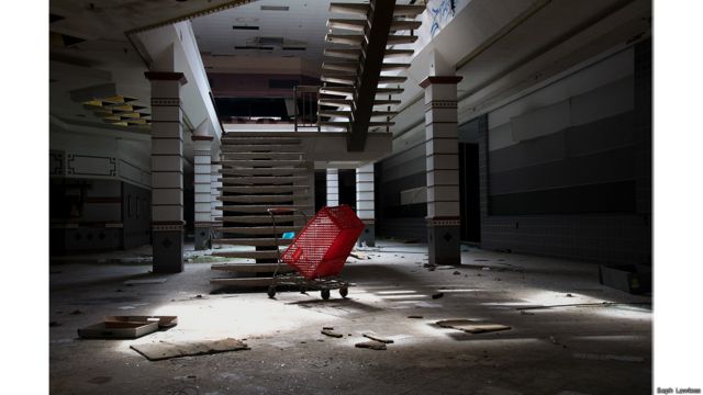Fotógrafo registra shoppings abandonados nos EUA