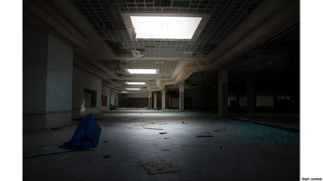 Fotógrafo registra shoppings abandonados nos EUA