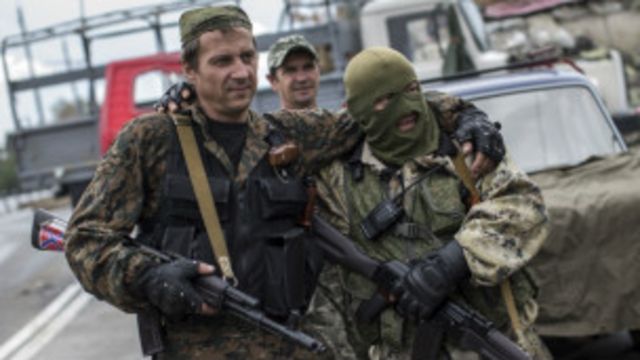 Abarwanya leta ya Ukraine bahagaze ku kirindiro hafi y'ikibuga ca Donetsk