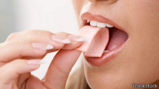mouth eating gum