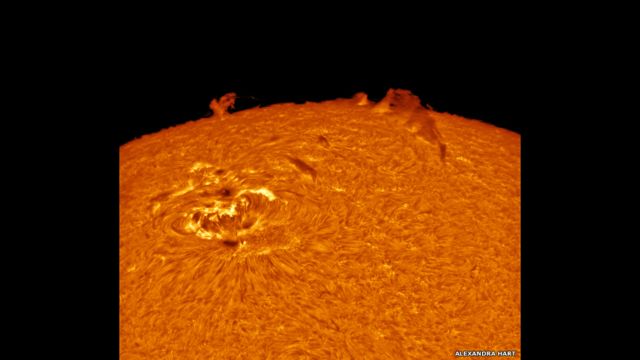 Alexandra Hart'ın güneşin yüzeyindeki kızgın gazı görüntülediği fotoğrafıyla Güneş Sistemimiz kategorisinde birinci oldu.