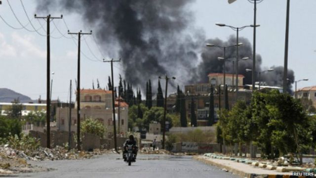 قاعدة عسكرية شمالي صنعاء تعرضت للقصف حتى بعد ورود أنباء التوصل لاتفاق.