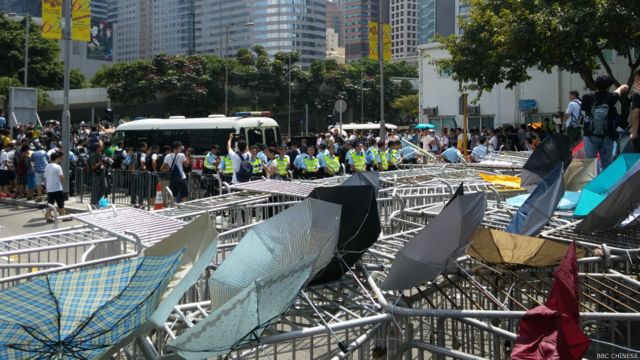 近距離接觸香港「佔中」示威者（BBC中文網記者蕭爾拍攝照片）