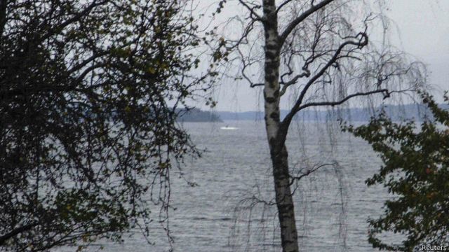 Любительский снимок неопознанного плавучего объекта