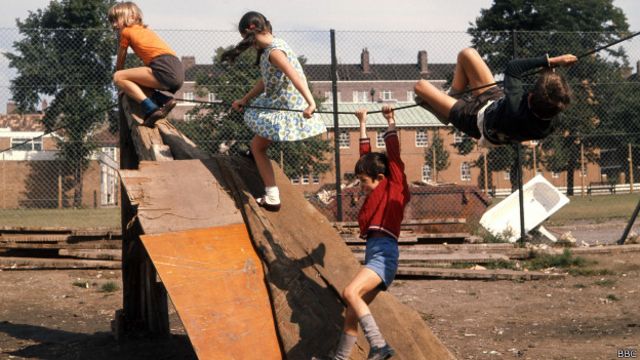 Niños jugando en los años 70