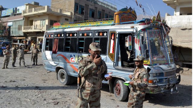 مقتل 8 في هجوم على حافلة في باكستان Bbc News عربي 
