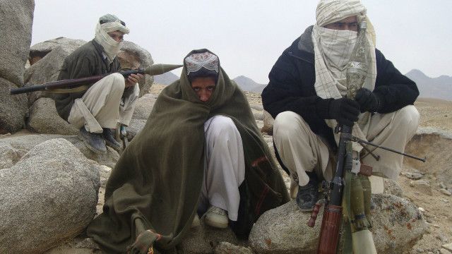 روز جمعه ادعا شد عده ای پیکارجو که در گذشته برای طالبان افغانستان می جنگیدند می خواهند که با حمایت مالی و نظامی ایران به سوریه بروند