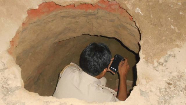 125 फ़ुट की सुरंग बना लूट लिया बैंक