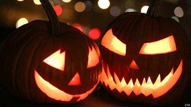 Por qué en . pasan los caramelos de Halloween por máquinas de rayos X?  - BBC News Mundo