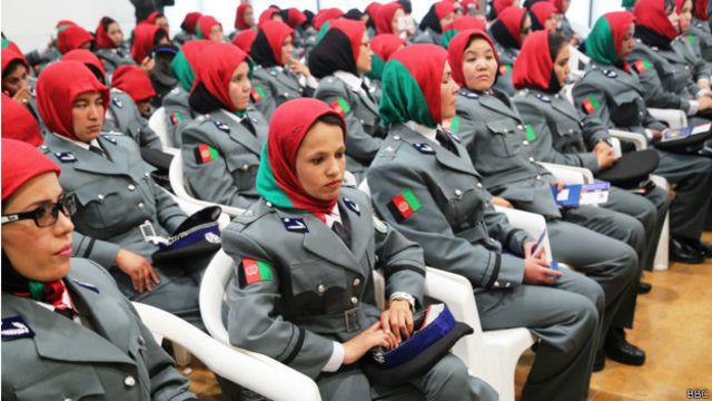 صدها پلیس زن فعالیت خود را در ساختار پلیس ملی افغانستان آغاز کردند Bbc News فارسی