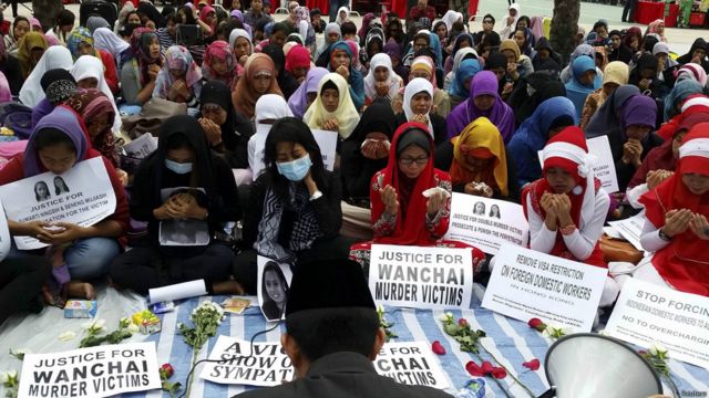很多在香港工作的印尼家政人員周日為兩名受害的性工作者舉行了悼念活動。