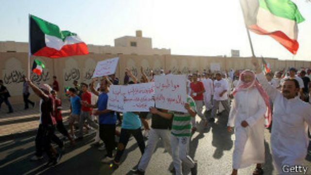 هل عرض جنسية جزر القمر على البدون في الكويت يحل أزمتهم ...