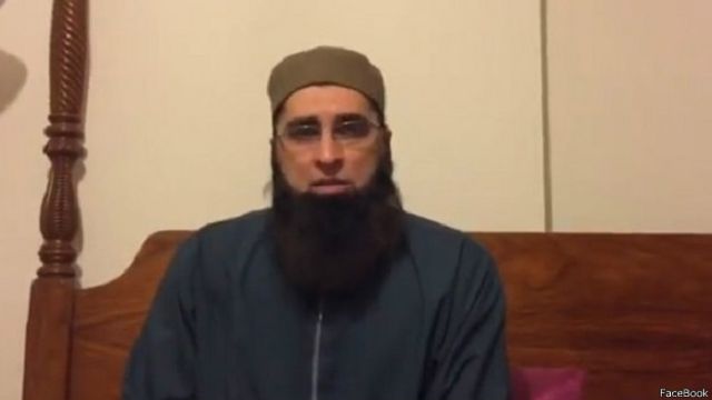 جنید جمشید نے فیس بک پر اپنے ایک ویڈیو پیغام میں اپنے طرزِ بیان پر معافی بھی مانگی ہے