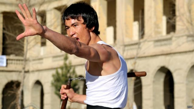 اژدها وارد می شود بروس لی افغانستان Bbc News فارسی